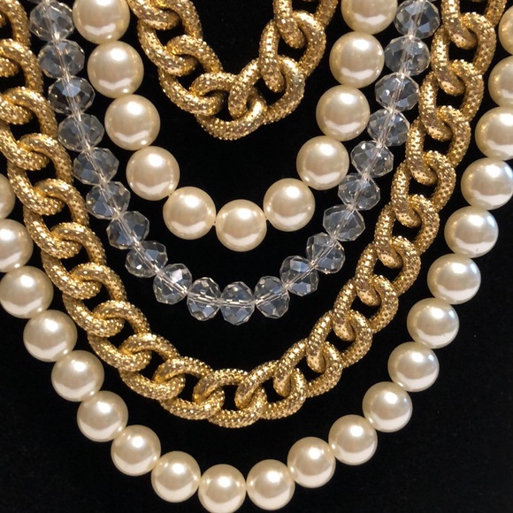 Multi strand faux Pearl gold tone chained necklace - Picture 3 of 6